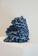 Blue Ghery 2013 Cintas de gross de seda cosidas con algodón 50 X 45 Ø cm (19.7 x 17.7 Ø in)