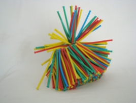 Pitos y flautas 2007 Tubos de plástico ensamblados con nylon 23 x 23 x 26 cm (9.1 x 9.1 x 10.2 in)